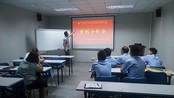 正睿咨詢(xún)專(zhuān)家老師對(duì)天行健管理者進(jìn)行專(zhuān)案改善培訓(xùn)