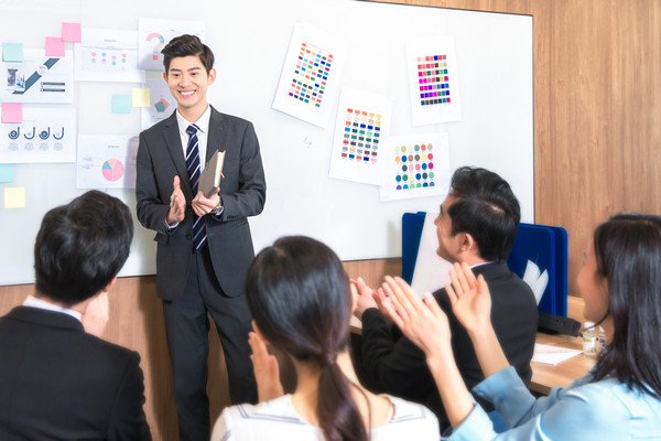 如何加強集團內(nèi)部信息溝通促進團隊協(xié)作？