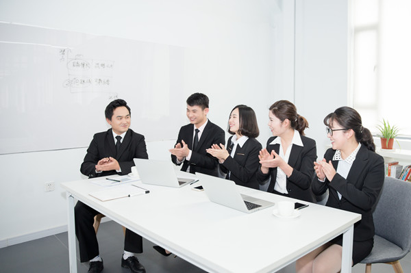 集團(tuán)人才梯隊(duì)建設(shè)：培養(yǎng)核心人才，提升企業(yè)競(jìng)爭(zhēng)力