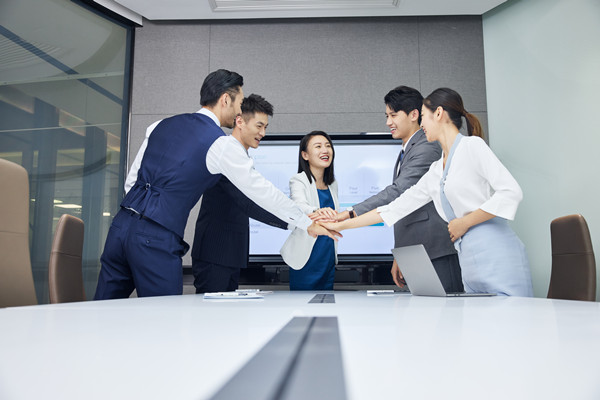 如何通過人力資源管理計劃支持年度經營計劃？