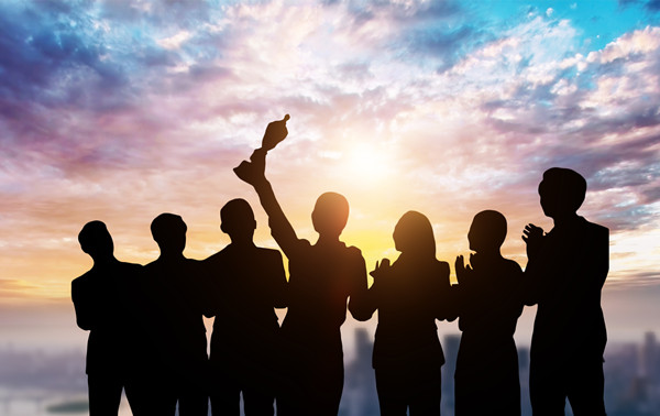 集團(tuán)內(nèi)部控制：完善內(nèi)部控制體系，確保集團(tuán)合規(guī)運(yùn)營(yíng)