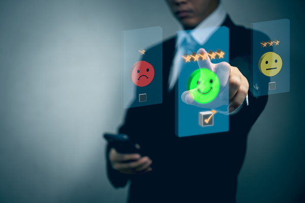 及時(shí)調(diào)整：根據(jù)反饋和評(píng)估，及時(shí)優(yōu)化戰(zhàn)略