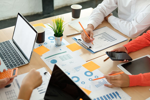 如何根據市場環(huán)境調整薪酬策略：最大化企業(yè)競爭力