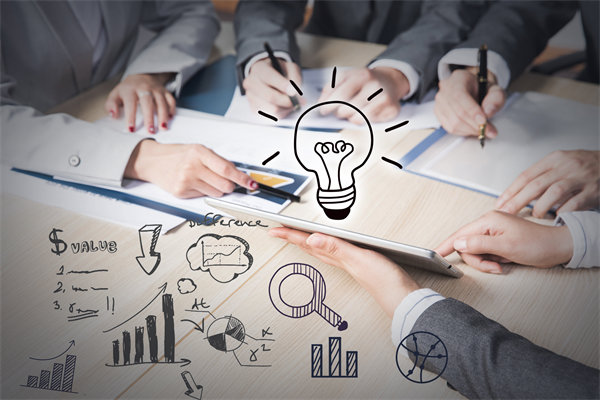 優(yōu)化集團(tuán)管控流程，加強(qiáng)風(fēng)險(xiǎn)管理與內(nèi)部控制