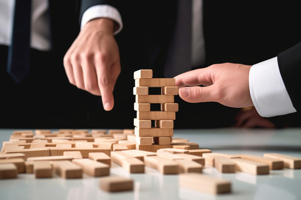 如何優(yōu)化供應(yīng)鏈以應(yīng)對突發(fā)市場需求波動(dòng)？