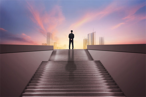 組織規(guī)劃中的關(guān)鍵角色定位與職責(zé)分配策略是什么？