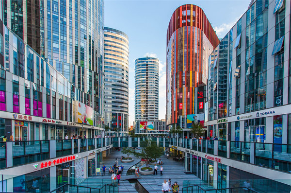 面對(duì)全球化挑戰(zhàn)，企業(yè)國(guó)際化戰(zhàn)略應(yīng)如何布局與調(diào)整？