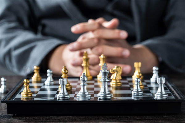 靈活調(diào)整企業(yè)戰(zhàn)略，應(yīng)對市場變化實現(xiàn)穩(wěn)健發(fā)展