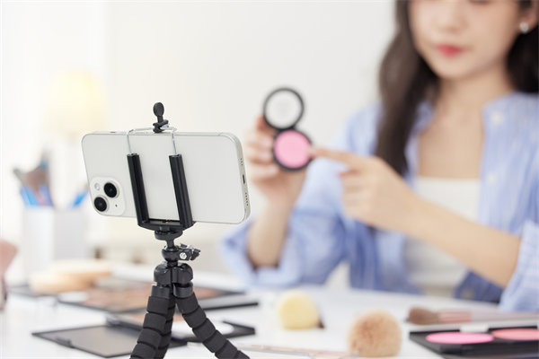 社交媒體營銷中，情感共鳴如何轉(zhuǎn)化為銷售力？