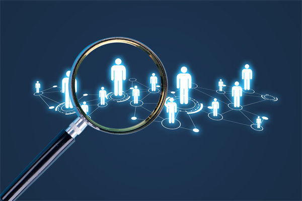 如何平衡長(zhǎng)期戰(zhàn)略規(guī)劃與短期預(yù)算目標(biāo)的矛盾與沖突？