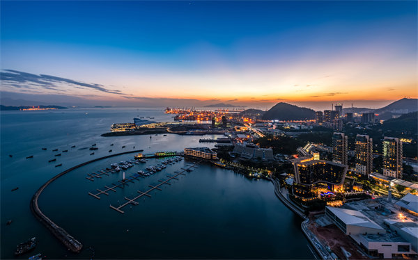 創(chuàng)新管理策略：深圳咨詢業(yè)如何助力企業(yè)跨越增長(zhǎng)瓶頸？