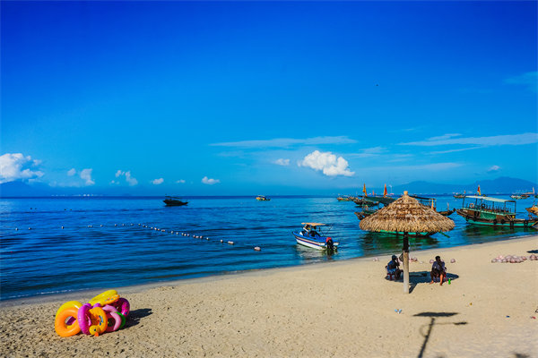 管理咨詢?nèi)绾螢榛葜萜髽I(yè)打造核心競爭力？具體策略是？