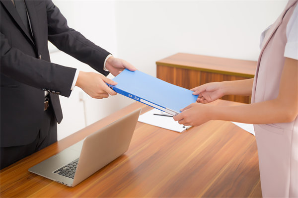 招聘新趨勢：企業(yè)如何精準(zhǔn)定位并吸引頂尖人才？