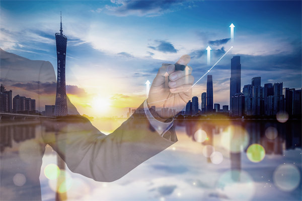 在薪酬體系設(shè)計(jì)時(shí)，應(yīng)如何考慮行業(yè)標(biāo)準(zhǔn)和市場變化？