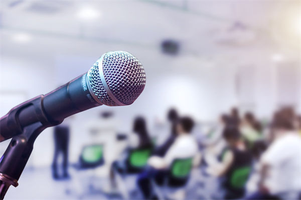 如何確保薪酬績效體系公平透明，增強員工信任？