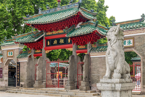 佛山戰(zhàn)略咨詢公司如何為企業(yè)定制長遠戰(zhàn)略規(guī)劃？