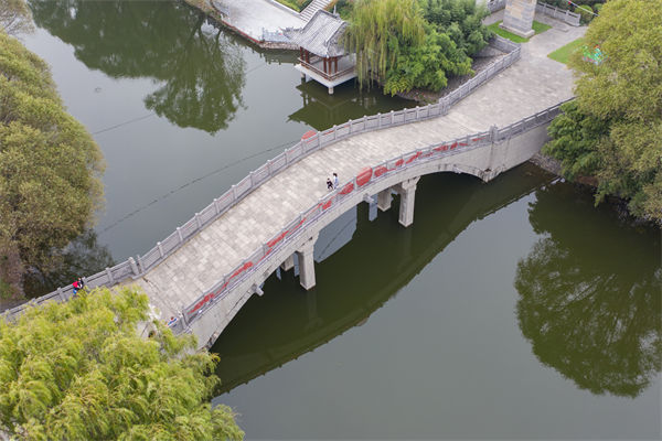 許昌戰(zhàn)略咨詢公司如何助力企業(yè)精準(zhǔn)定位市場(chǎng)？