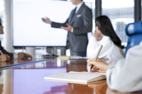 如何構(gòu)建有效的溝通機(jī)制，提升人力資源管理效能？