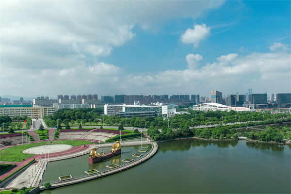 南昌戰(zhàn)略咨詢公司如何為企業(yè)定制長遠發(fā)展規(guī)劃？