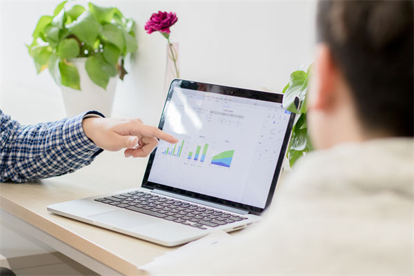 團(tuán)隊(duì)績(jī)效與個(gè)人績(jī)效如何平衡，在薪酬上體現(xiàn)？