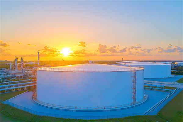 面對(duì)新興技術(shù)，企業(yè)戰(zhàn)略規(guī)劃如何把握機(jī)遇與應(yīng)對(duì)挑戰(zhàn)？