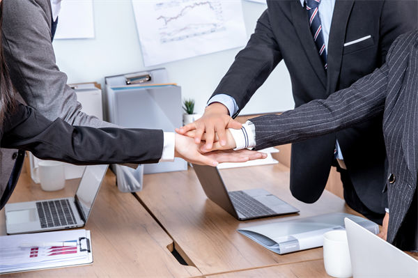 年度經營計劃如何與企業(yè)的長期戰(zhàn)略目標相銜接？