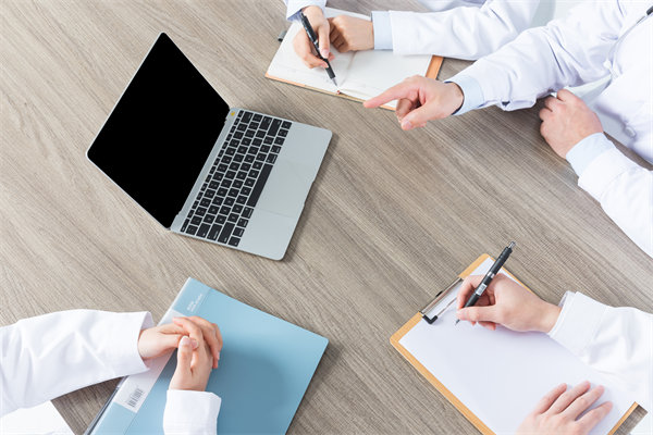 企業(yè)應(yīng)如何構(gòu)建完善的預(yù)算管理體系以提升效益？