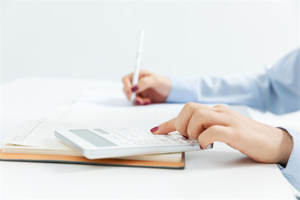 充電寶公司494名員工年入超百萬(wàn)，對(duì)企業(yè)預(yù)算的啟示