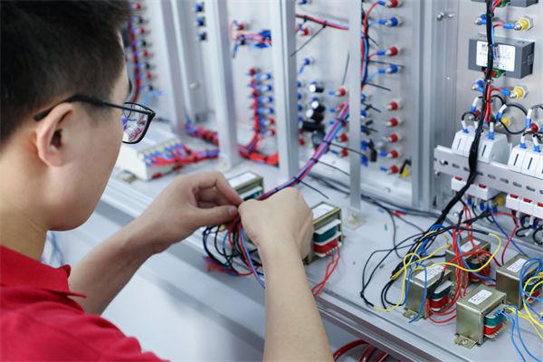 哪些行業(yè)人才火爆就業(yè)市場？人力資源管理有何啟發(fā)？