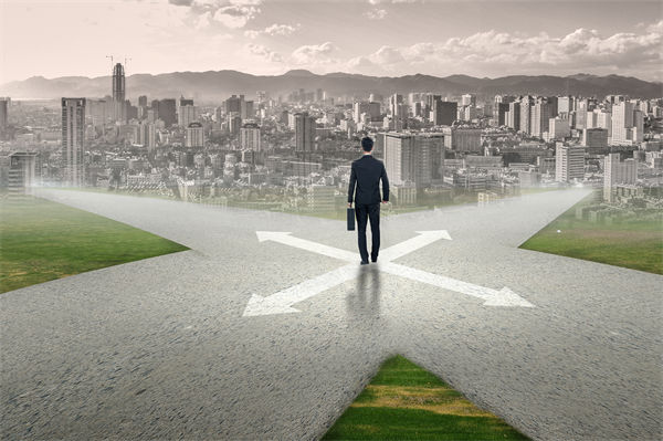 企業(yè)轉(zhuǎn)型遇阻，管理咨詢?nèi)绾尉珳?zhǔn)破局開辟新增長路徑？