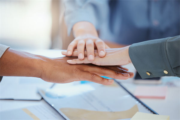 跨文化管理對企業(yè)全球化戰(zhàn)略實施的影響及應對策略？