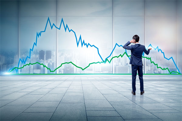 員工績效不佳，是應(yīng)該立即解雇還是給予改進(jìn)機(jī)會？