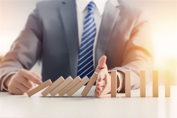 A股開盤大跌，近800股跌超9%，關聯(lián)企業(yè)如何調整戰(zhàn)略？