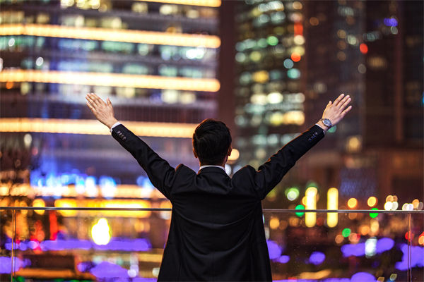 行業(yè)薪酬競爭激烈，企業(yè)怎樣優(yōu)化薪酬吸引頂尖人才？