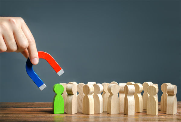 行業(yè)薪酬競(jìng)爭(zhēng)激烈，企業(yè)怎樣優(yōu)化薪酬吸引頂尖人才？