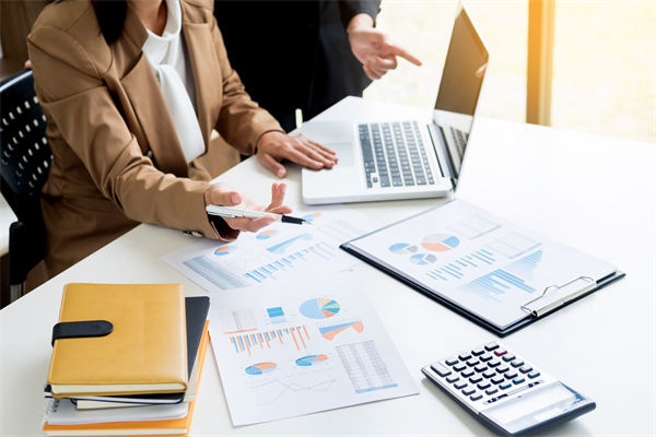 薪酬與市場脫節(jié)，員工抱怨不斷，如何對標市場調薪？