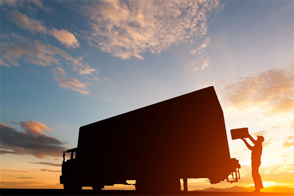 快遞員入職京東13年工資共100多萬，其他企業(yè)怎么看？