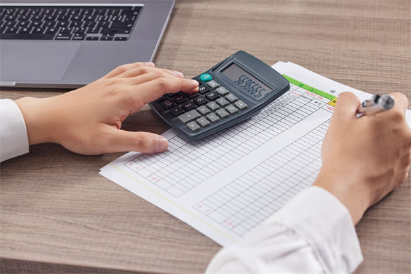 加班成風留不住人，企業(yè)關(guān)懷和工時安排是否合理？