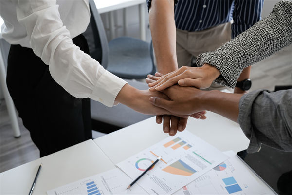 戰(zhàn)略管理怎樣融合多元文化，驅(qū)動(dòng)跨國(guó)業(yè)務(wù)的拓展？