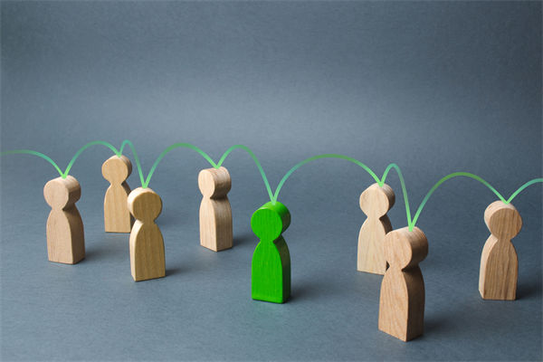 戰(zhàn)略執(zhí)行層層衰減，集團(tuán)管控如何確保目標(biāo)精準(zhǔn)落地？