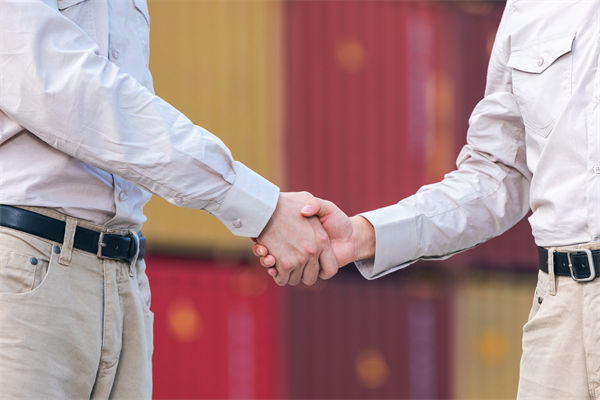 美線貨運(yùn)訂艙就像“搶票”，制造業(yè)有什么看法？