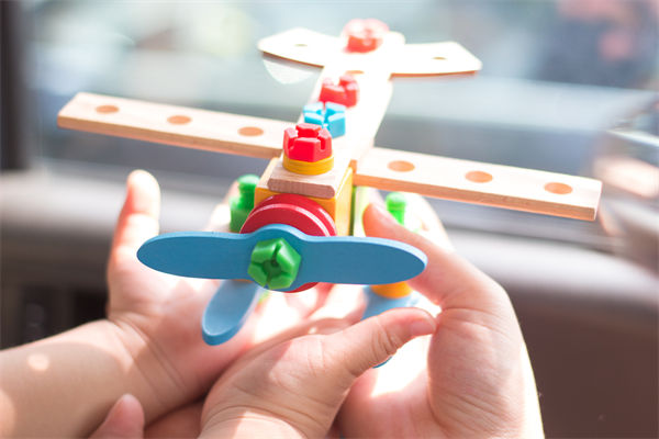 這些玩具可能正在悄悄傷害孩子，對(duì)關(guān)聯(lián)品牌的啟示