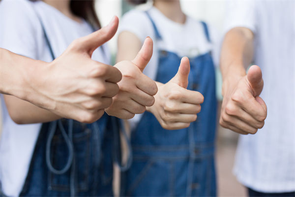 企業(yè)文化標語掛滿墻，為何員工依然缺乏認同感？