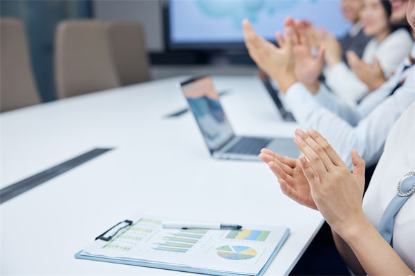 文化手冊寫滿崇高理念，基層執(zhí)行為何總唱反調？