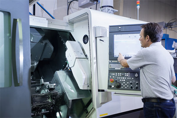 精益管理在提升產(chǎn)品質(zhì)量方面有哪些具體策略和方法？