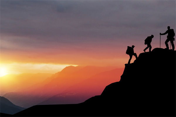 高層標(biāo)榜的文化理念，為何與基層執(zhí)行完全兩張皮？