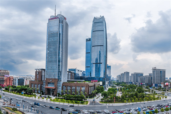 集團(tuán)子公司各自為戰(zhàn)內(nèi)耗嚴(yán)重，東莞集團(tuán)管控咨詢公司能協(xié)助解決嗎？